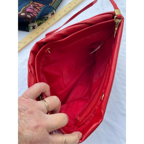 Vintage red faux leather Holiday Fair Inc crossbody bag - Picture 4 of 9